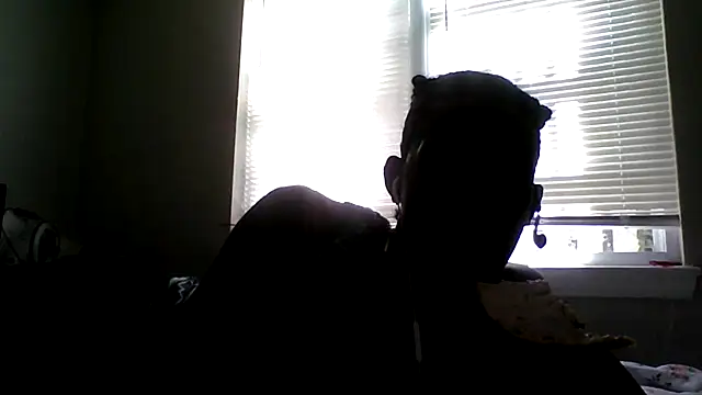 Snapshot of dezzidavill chatting on May 19, 2:01 pm dezzidavill online show from May 19, 2:01 pm