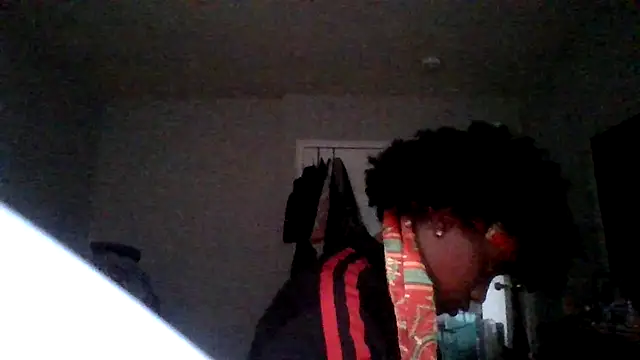 Snapshot of dezzidavill chatting on May 22, 10:26 pm dezzidavill online show from May 22, 10:26 pm