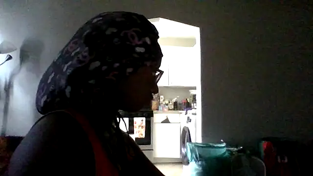 Snapshot of dezzidavill chatting on June 14, 4:20 pm dezzidavill online show from June 14, 4:20 pm
