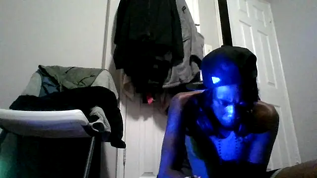 Snapshot of dezzidavill chatting on June 30, 2:12 am dezzidavill online show from June 30, 2:12 am