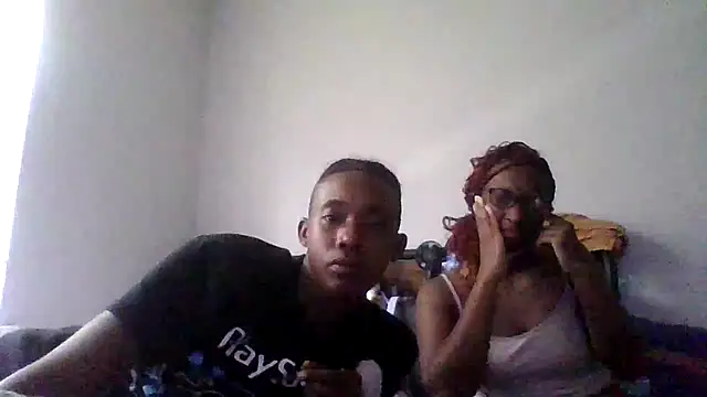 Snapshot of dezzidavill chatting on July 19, 4:33 pm dezzidavill online show from July 19, 4:33 pm
