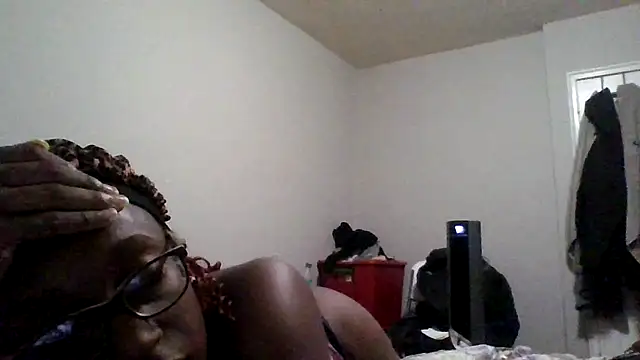 Snapshot of dezzidavill chatting on July 25, 3:37 am dezzidavill online show from July 25, 3:37 am