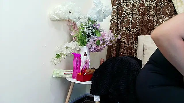 Snapshot of Kiaraa88 chatting on December 2, 12:21 pm Kiaraa88 online show from December 2, 12:21 pm