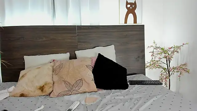 Brianna Maya online show from February 27, 10:32 pm