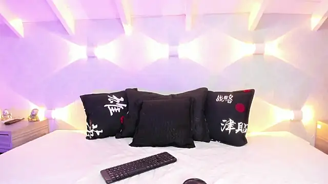 Brianna Maya online show from April 30, 8:57 pm