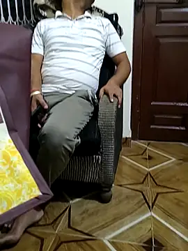 Snapshot of Yogesh_89 chatting on October 14, 2:07 pm Yogesh 89 online show from October 14, 2:07 pm