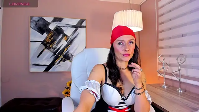 Snapshot of indigo_wild_ chatting on October 31, 1:17 am indigo wild online show from October 31, 1:17 am