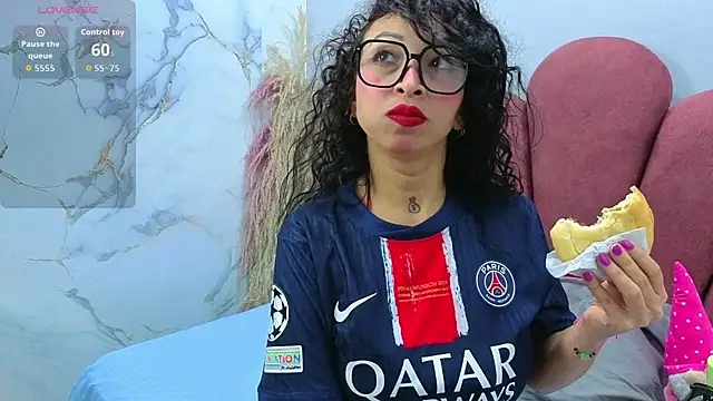 CHIARAJJONES online show from November 26, 1:45 pm