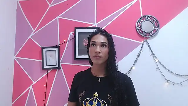 Tifany Adams online show from November 17, 8:25 pm