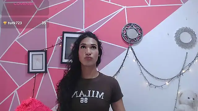 Tifany Adams online show from December 5, 5:09 pm