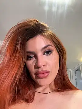 AbrilColls  online show from June 6, 12:05 am