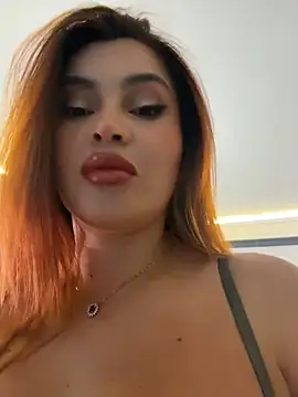 AbrilColls  online show from July 8, 11:53 pm