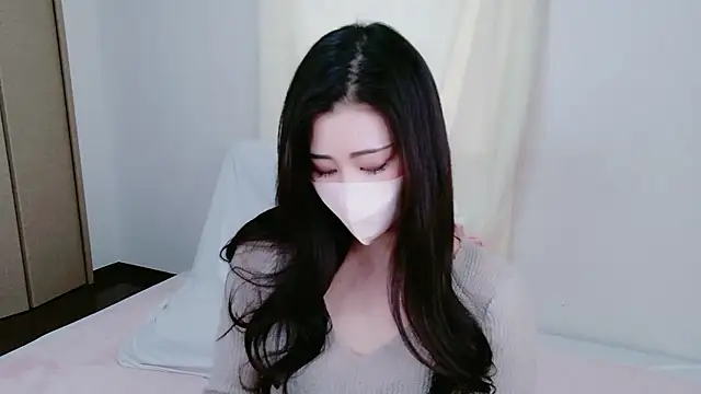 Snapshot of Ran_2323 chatting on February 21, 2:12 am Ran 2323 online show from February 21, 2:12 am