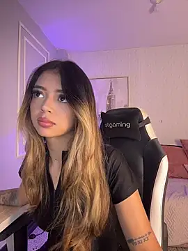 HoneyMollyX online show from February 2, 1:10 pm