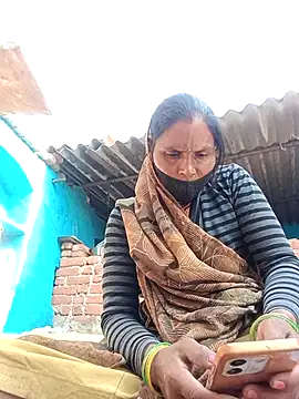 Hot hat online show from December 5, 8:23 am