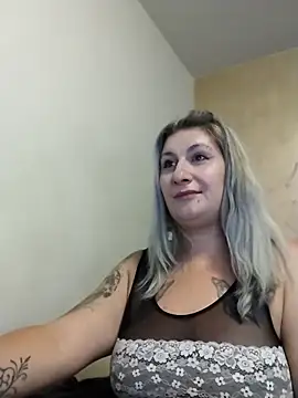 Snapshot of LilithGreenn chatting on October 12, 5:28 am LilithGreenn online show from October 12, 5:28 am