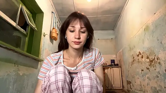 WildPeachh online show from April 24, 7:33 am