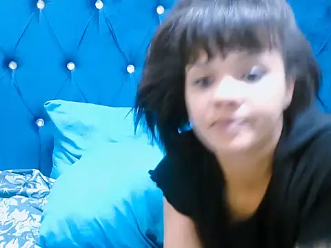 Snapshot of Sweetcaramel88 chatting on October 14, 4:19 pm Sweetcaramel88 online show from October 14, 4:19 pm