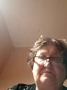 Snapshot of Katherine735 chatting on November 16, 8:25 pm Katherine735 online show from November 16, 8:25 pm