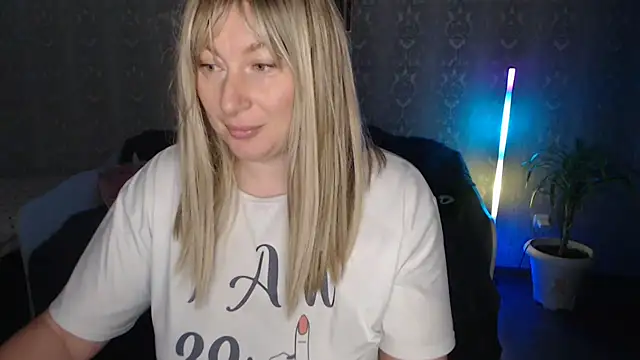 Yummy Gloria online show from November 16, 6:08 am