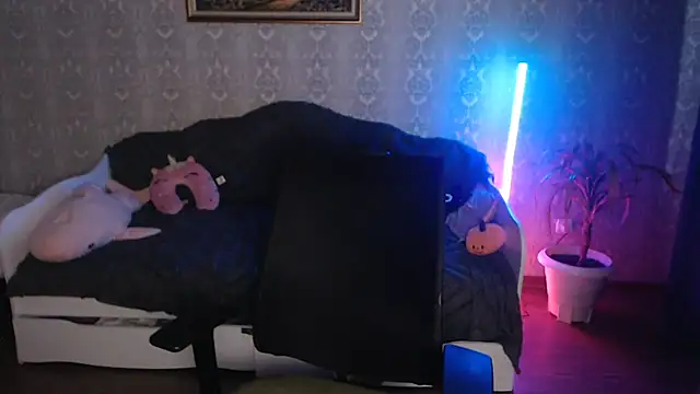 Yummy Gloria online show from December 2, 9:14 am