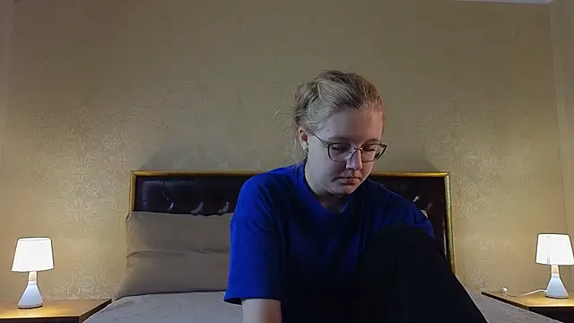 Snapshot of AlinaAldrete chatting on October 17, 4:26 am AlinaAldrete online show from October 17, 4:26 am