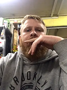 Snapshot of bodywork30 chatting on October 21, 3:46 pm bodywork30 online show from October 21, 3:46 pm