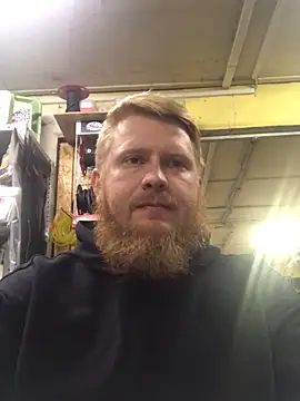 Snapshot of bodywork30 chatting on November 22, 3:11 pm bodywork30 online show from November 22, 3:11 pm