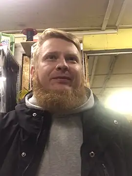 Snapshot of bodywork30 chatting on November 27, 3:36 pm bodywork30 online show from November 27, 3:36 pm