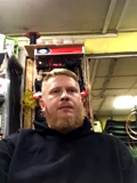 Snapshot of bodywork30 chatting on December 5, 3:30 pm bodywork30 online show from December 5, 3:30 pm