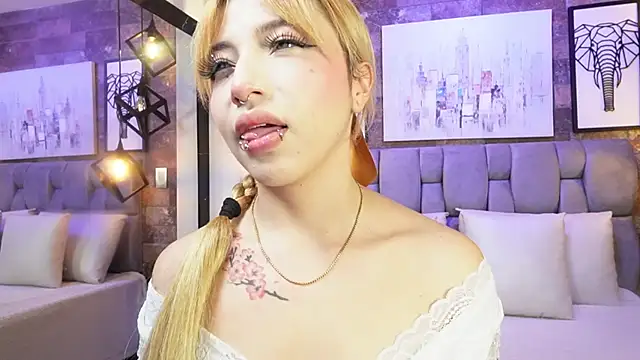 Snapshot of Sophia_Bellucci chatting on November 19, 12:38 pm Sophia Bellucci online show from November 19, 12:38 pm