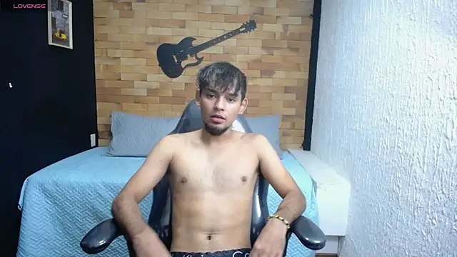 Snapshot of Kail_nil chatting on November 13, 2:43 am Kail nil online show from November 13, 2:43 am