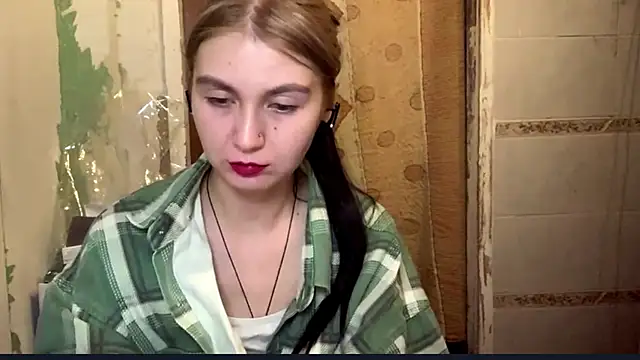 Snapshot of ArianeBhayani chatting on October 24, 9:22 pm ArianeBhayani online show from October 24, 9:22 pm