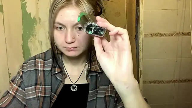 Snapshot of ArianeBhayani chatting on November 4, 9:03 pm ArianeBhayani online show from November 4, 9:03 pm