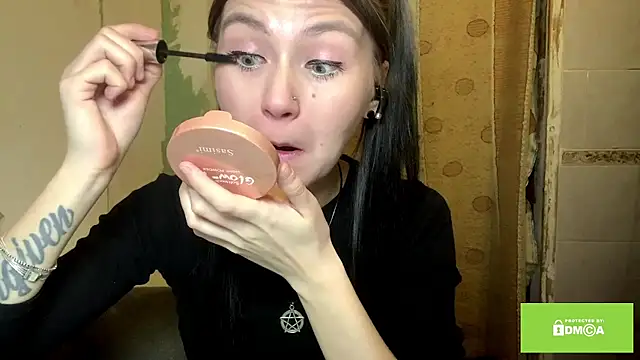 Snapshot of ArianeBhayani chatting on November 16, 9:20 pm ArianeBhayani online show from November 16, 9:20 pm