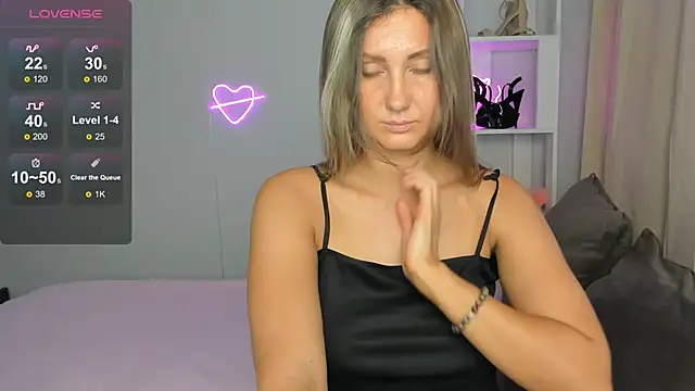 NikkiKiss   online show from October 21, 1:39 am