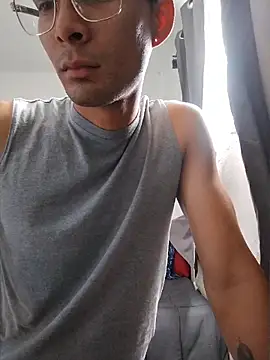 JonaTorres online show from April 10, 2:11 pm