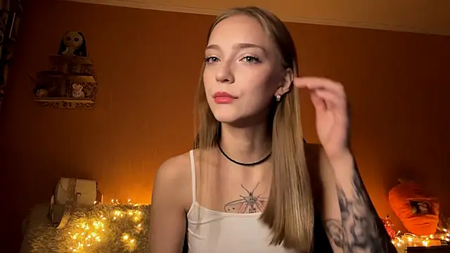 EvaPeace online show from October 14, 4:19 pm