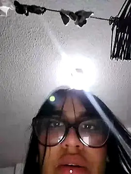 Snapshot of Valen_russo chatting on October 16, 3:07 am Valen russo online show from October 16, 3:07 am