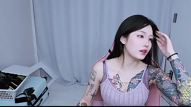 Snapshot of MISA_02 chatting on December 17, 12:22 pm MISA 02 online show from December 17, 12:22 pm