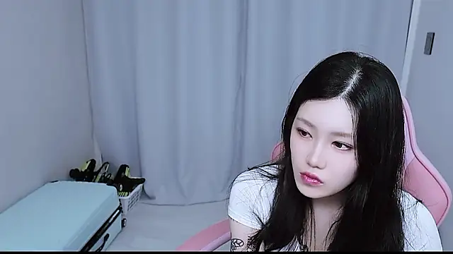 Snapshot of MISA_02 chatting on December 21, 4:14 pm MISA 02 online show from December 21, 4:14 pm