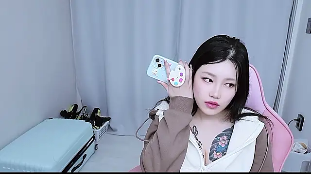 Snapshot of MISA_02 chatting on December 22, 1:19 pm MISA 02 online show from December 22, 1:19 pm