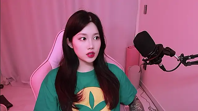 Snapshot of MISA_02 chatting on March 6, 5:42 pm MISA 02 online show from March 6, 5:42 pm