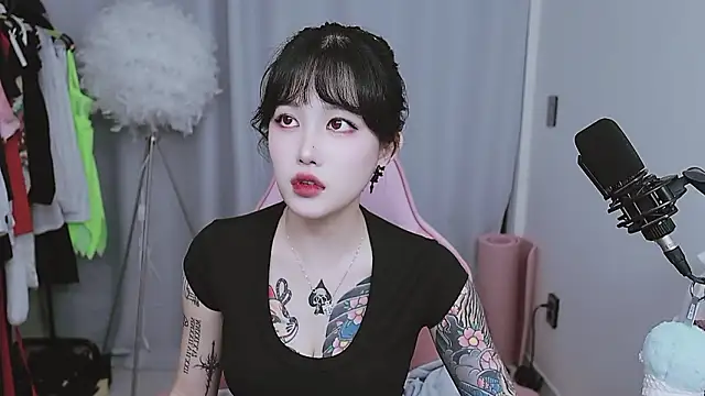 MISA 02 online show from May 1, 12:21 pm