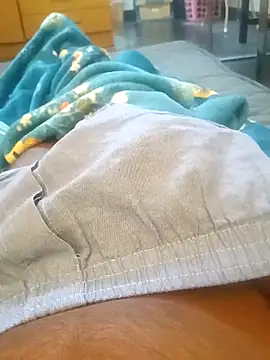 Snapshot of leeya14 chatting on November 30, 5:11 am leeya14 online show from November 30, 5:11 am