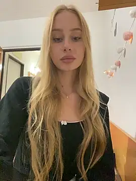 Snapshot of RemyStyles chatting on October 23, 4:17 pm RemyStyles online show from October 23, 4:17 pm