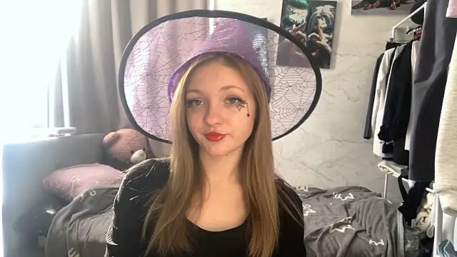  petaI online show from October 31, 6:25 am