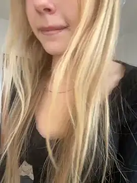 Snapshot of JudithCarly chatting on November 18, 12:42 pm JudithCarly online show from November 18, 12:42 pm