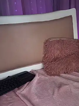 Snapshot of Swweet_Miia1 chatting on October 21, 9:37 pm Swweet Miia1 online show from October 21, 9:37 pm