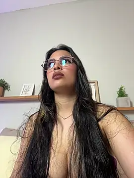 Snapshot of shainadavis chatting on June 16, 3:31 am shainadavis online show from June 16, 3:31 am